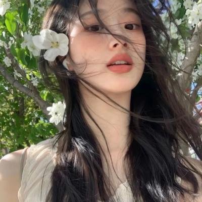 穿着旗袍的女孩